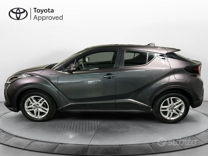Usata Toyota C-HR Active 122 CV (89 kW) 2022 Grigio SUV