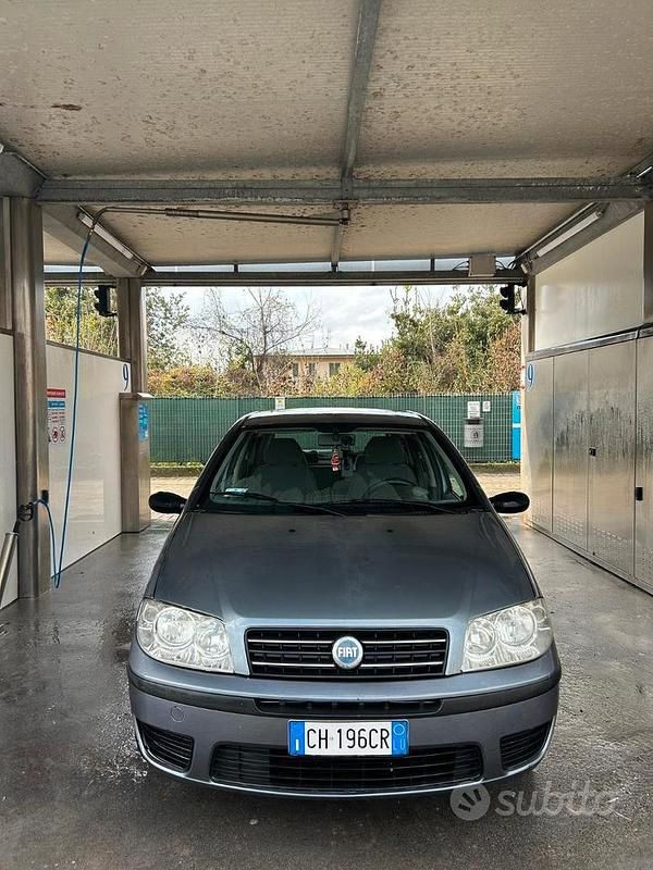 Grigio Usata 2003 Fiat Punto Due volumi | 1200 € (Buon prezzo) - Immagine 1/4