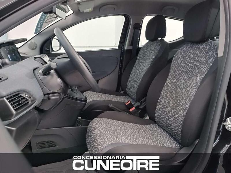 Usata Lancia Ypsilon Silver 69 CV (50 kW) 2021 Nero Utilitaria