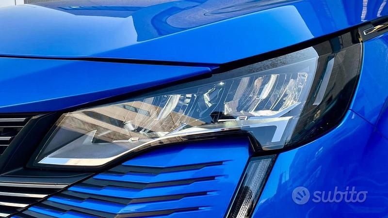 Usata Peugeot 3008 Business-Line 131 CV (96 kW) 2021 Blu SUV