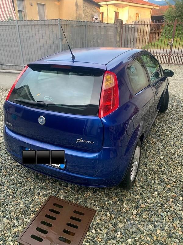 Blu/azzurro Usata 2006 Fiat Grande Punto Dynamic Due volumi | 4500 € (Molto cara) - Immagine 1/4