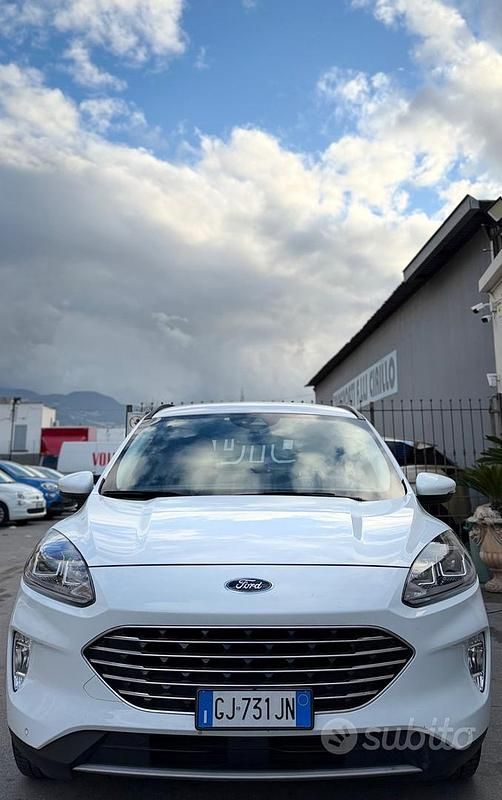 Usata Ford Kuga 120 CV (88 kW) 2022 Bianco SUV