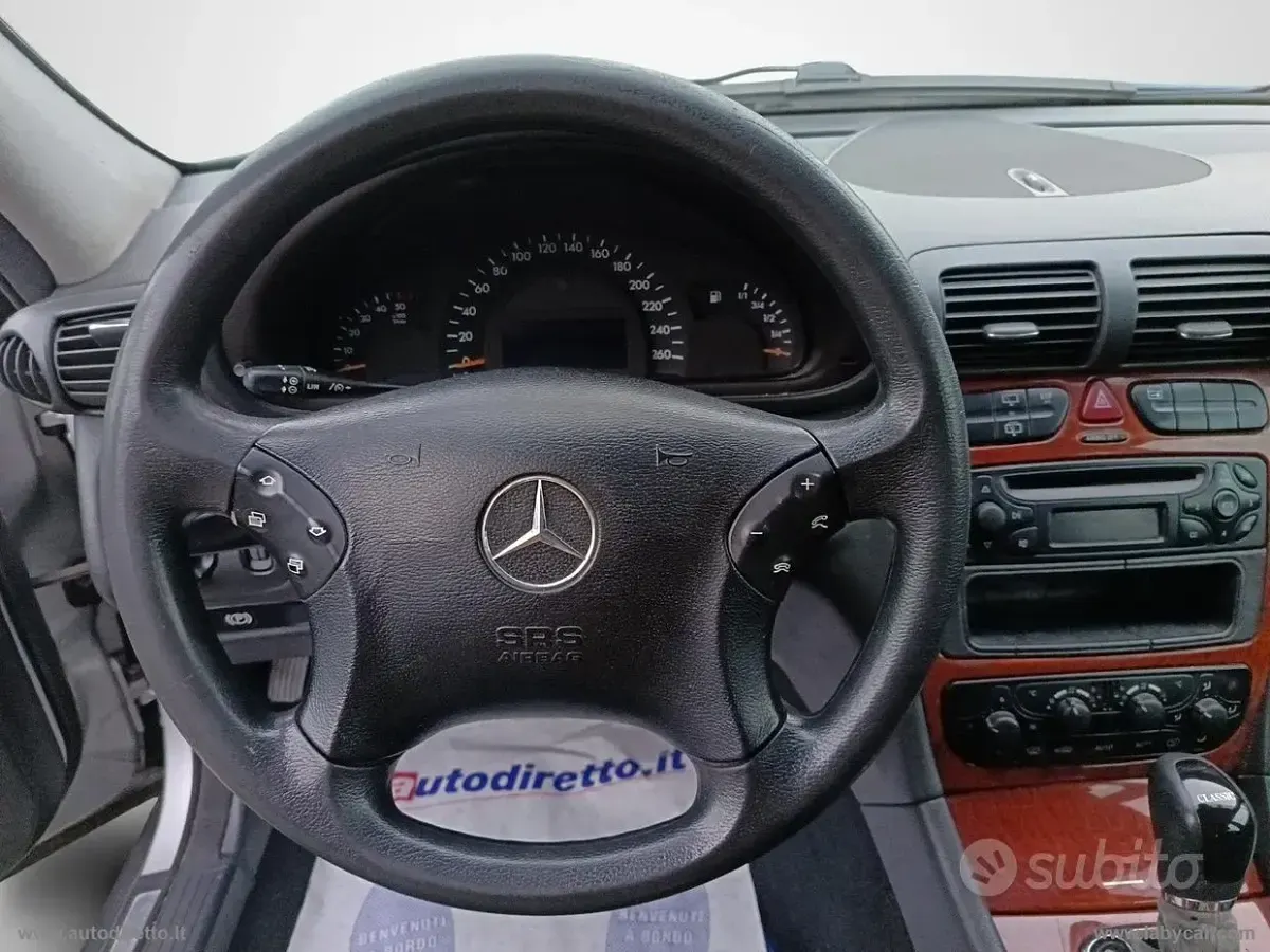 Usata Mercedes C220 Classic 143 CV (105 kW) 2002 Blu Station wagon
