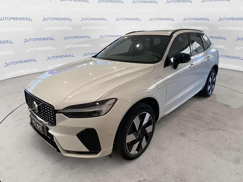 Nuova Volvo XC60 Plus 349 CV (256 kW) 2025 Bianco SUV