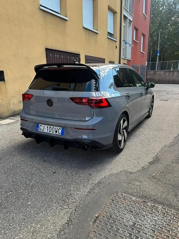 Usata VW Golf VIII GTI 245 CV (180 kW) 2022 Grigio Berlina