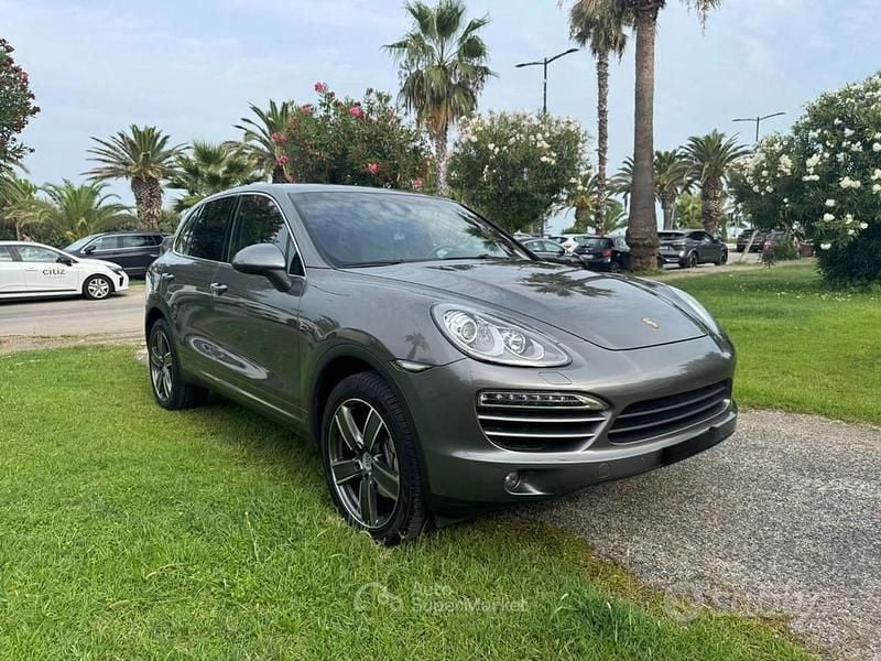 Usata Porsche Cayenne 245 CV (180 kW) 2013 Grigio(met.) SUV