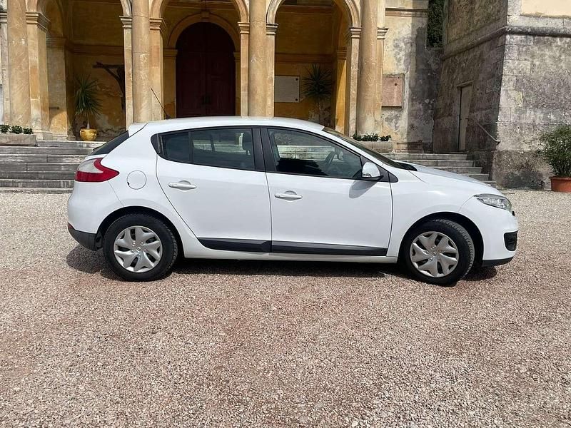 Usata Renault Mégane III 110 CV (80 kW) 2012 Bianco Berlina