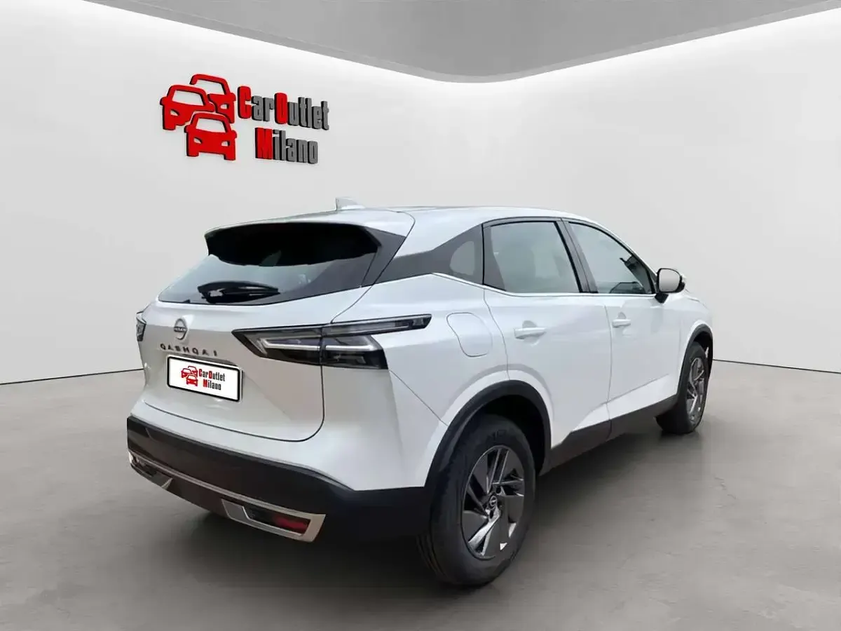 Usata Nissan Qashqai Acenta 140 CV (102 kW) 2025 Pearl white SUV
