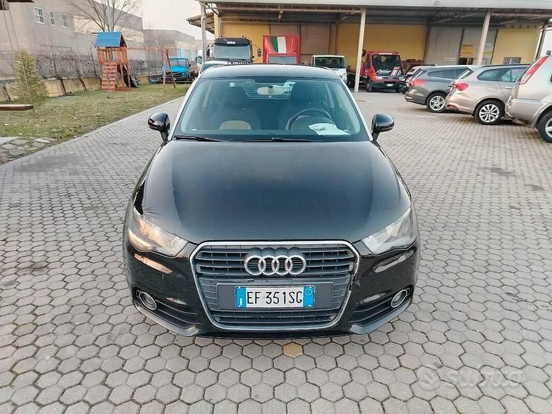 Usata Audi A1 Attraction 86 CV (63 kW) 2011 Grigio Utilitaria