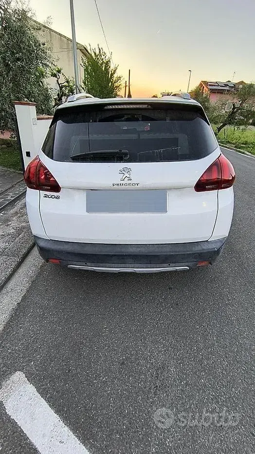 Usata Peugeot 2008 92 CV (67 kW) 2016 Bianco SUV