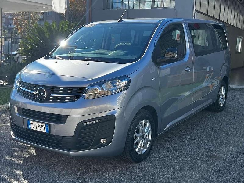 Usata Opel Vivaro-e Combi 144 CV (105 kW) 2023 Grigio Monovolume