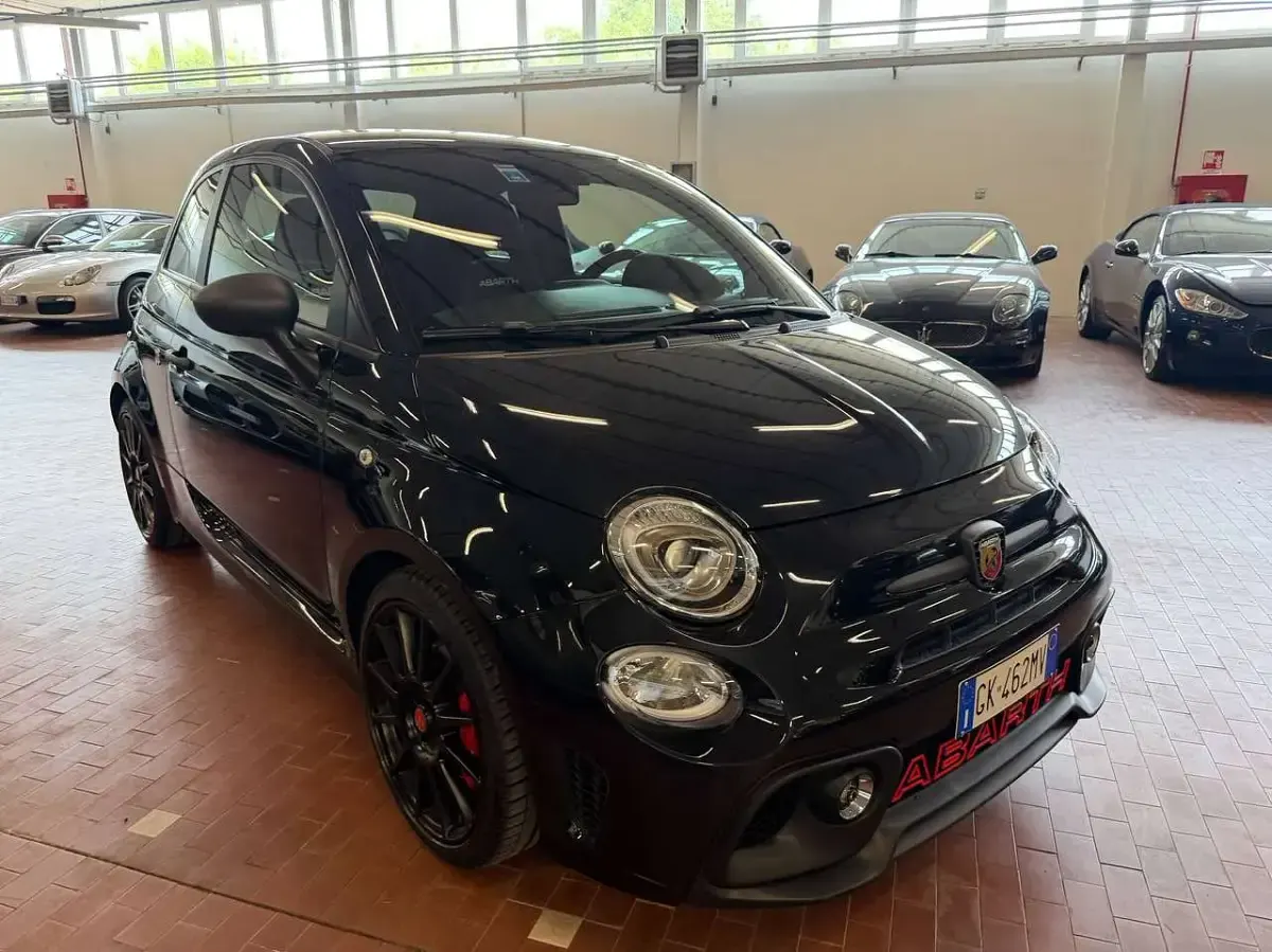 Usata Abarth 695 Competizione 179 CV (131 kW) 2023 Nero Utilitaria