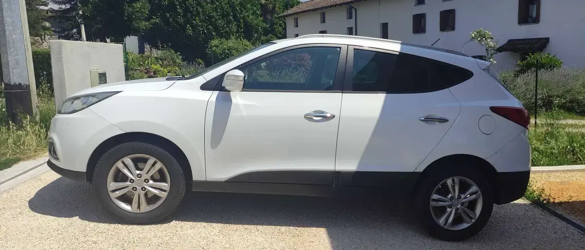 Usata Hyundai ix35 Comfort 136 CV (100 kW) 2010 Bianco SUV