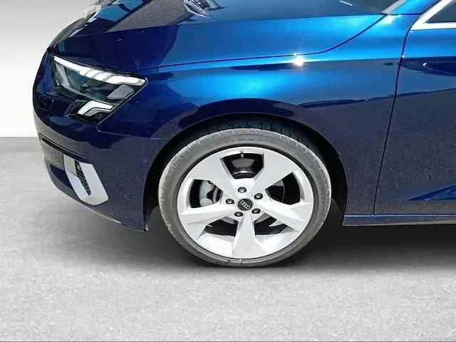 Usata Audi A3 Advanced Plus 200 CV (147 kW) 2023 Blu navarra metallizzato Berlina