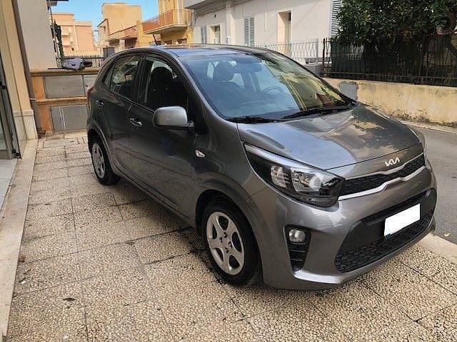 Usata Kia Picanto Urban 66 CV (48 kW) 2023 Grigio Utilitaria