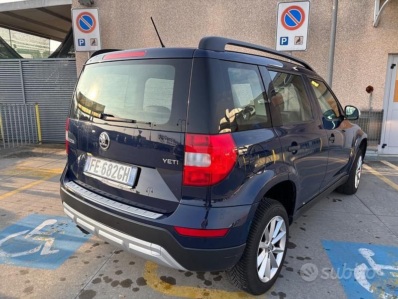 Usata Skoda Yeti 110 CV (80 kW) 2016 Blu SUV