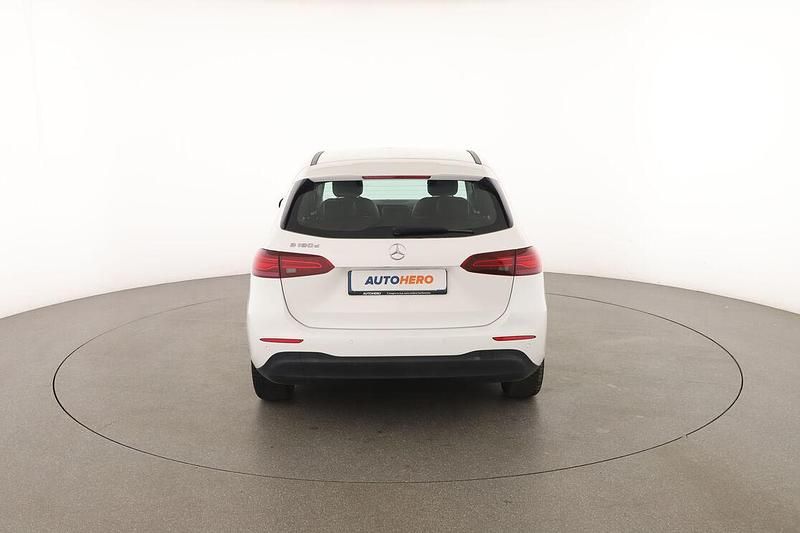 Usata Mercedes B180 116 CV (85 kW) 2023 Bianco Monovolume