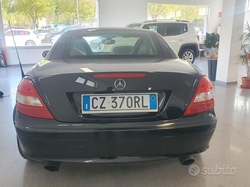 Usata Mercedes SLK200 163 CV (119 kW) 2004 Nero Cabrio