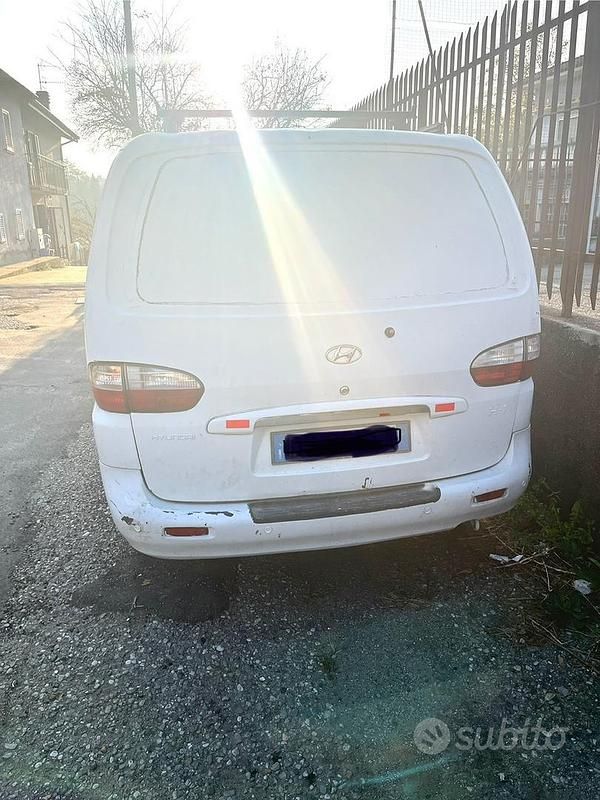 Gebraucht Hyundai H-1 140 PS (102 kW) 2007 Weiß Van / Kleinbus