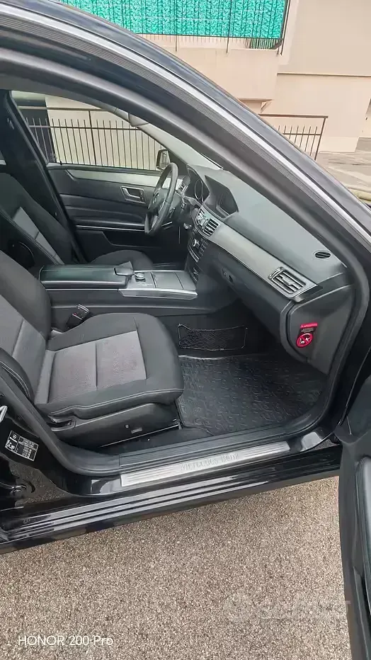 Usata Mercedes E200 184 CV (135 kW) 2013 Nero Berlina