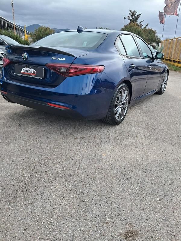 Usata Alfa Romeo Giulia Super 150 CV (110 kW) 2017 Blu Berlina