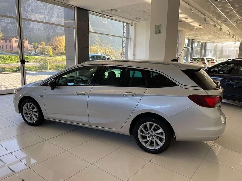 Usata Opel Astra Business Elegance 122 CV (89 kW) 2021 Argento Station wagon