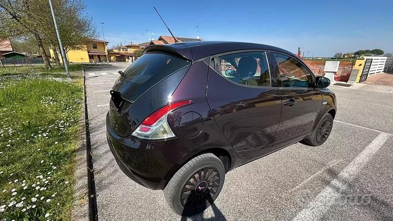 Usata Lancia Ypsilon 85 CV (62 kW) 2013 Utilitaria