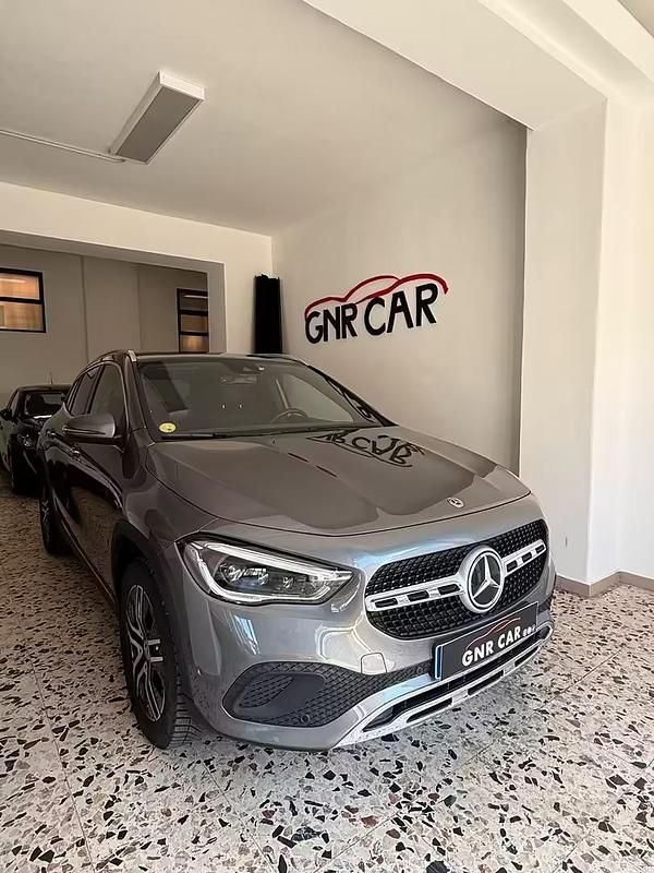 Usata Mercedes GLA200 150 CV (110 kW) 2023 Grigio SUV
