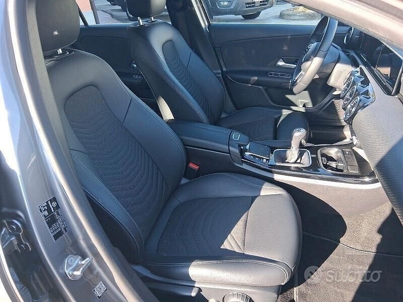 Usata Mercedes A180 Business 116 CV (85 kW) 2022 Grigio Berlina