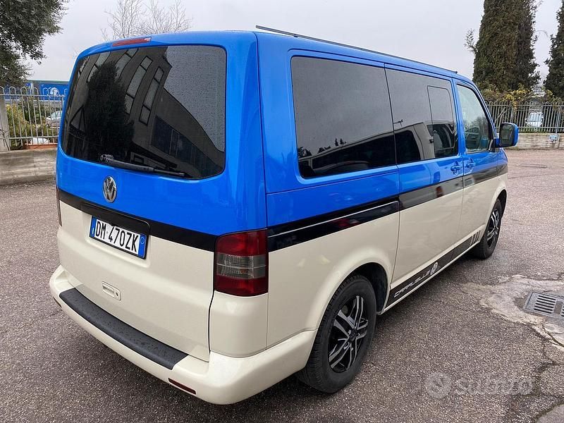 Usata VW Caravelle 2008 Blu Monovolume