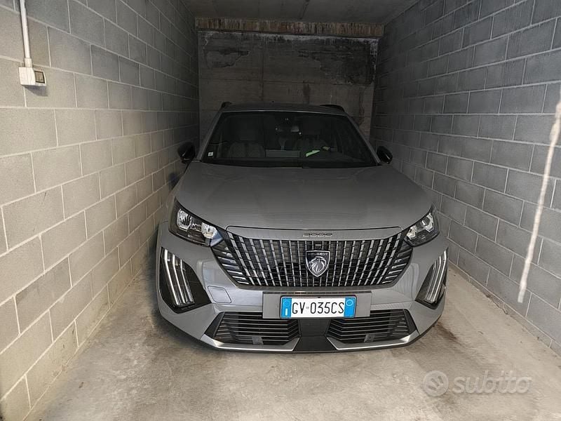 Grigio Usata 2024 Peugeot 2008 Allure SUV | 20.400 € (Cara) - Immagine 1/4