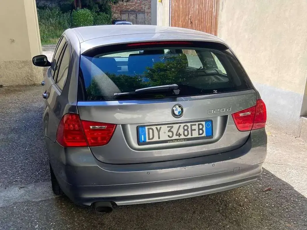 Usata BMW 320 177 CV (130 kW) 2009 Grigio Station wagon