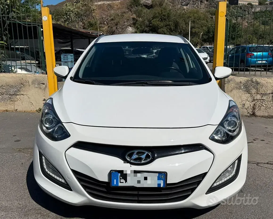 Usata Hyundai i30 Comfort 110 CV (80 kW) 2014 Bianco Station wagon