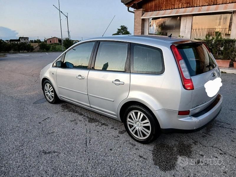 Usata Ford Focus 116 CV (85 kW) 2006 Grigio Utilitaria