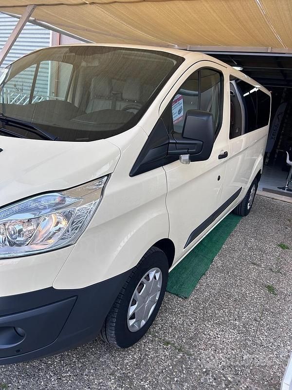 Usata Ford Transit 131 CV (96 kW) 2018 Nero Station wagon