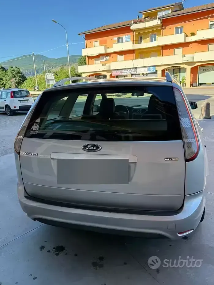 Usata Ford Focus 109 CV (80 kW) 2008 Grigio Station wagon
