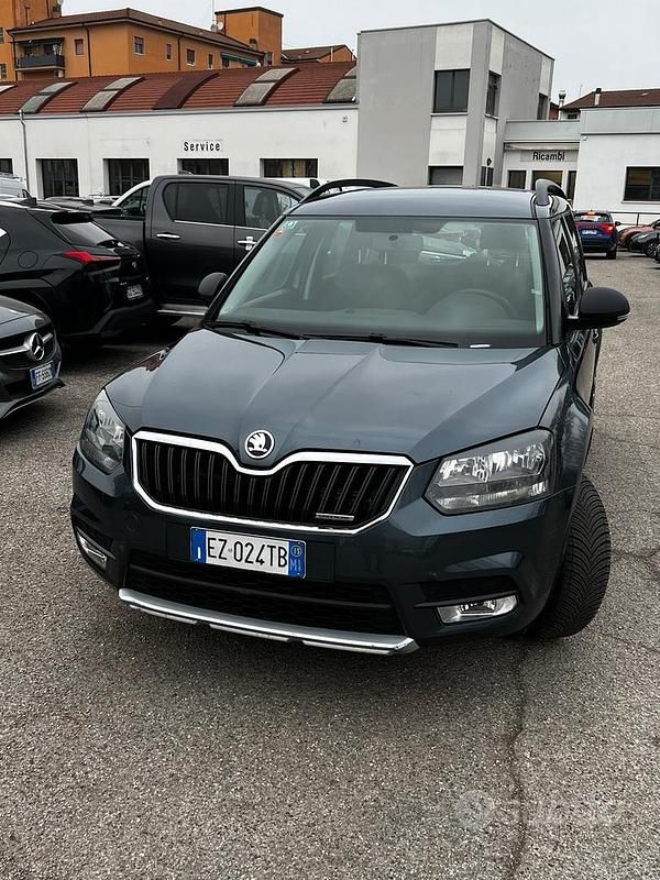 Usata Skoda Yeti 105 CV (77 kW) 2015 Blu SUV