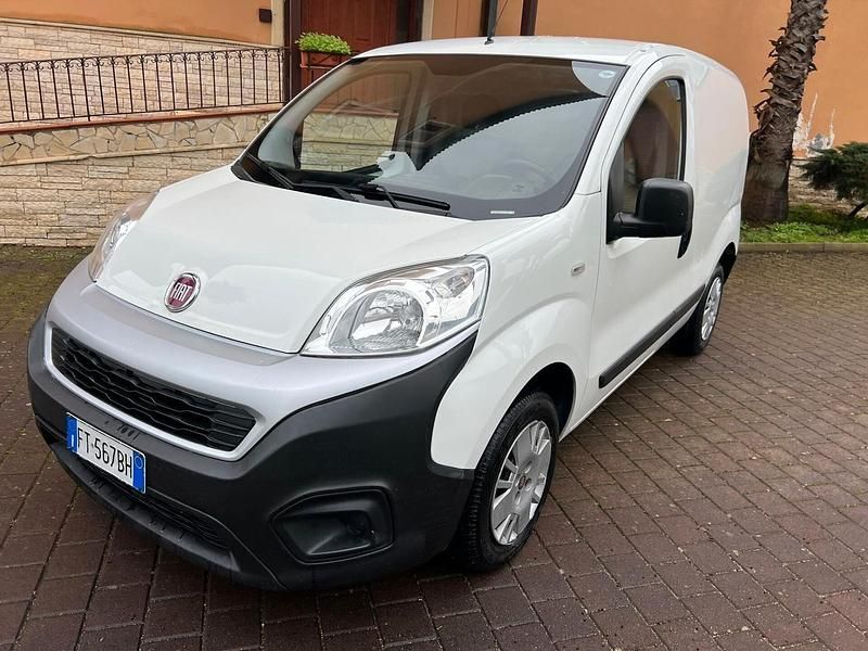 Bianco Usata 2018 Fiat Fiorino Monovolume | 7900 € (Buon prezzo) - Immagine 1/4