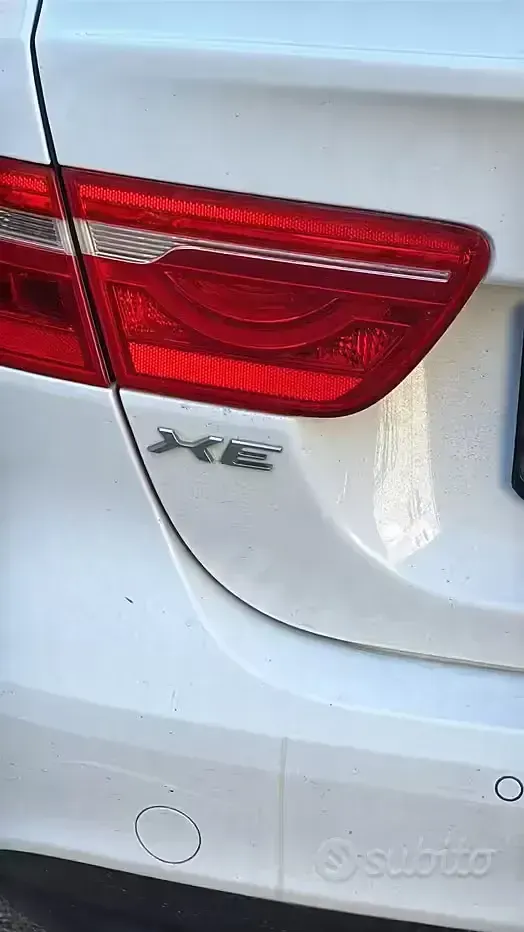 Usata Jaguar XE 163 CV (119 kW) 2019 Bianco Berlina