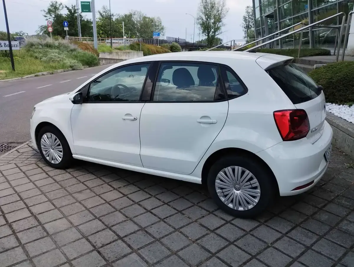 Usata VW Polo 75 CV (55 kW) 2015 Bianco Berlina