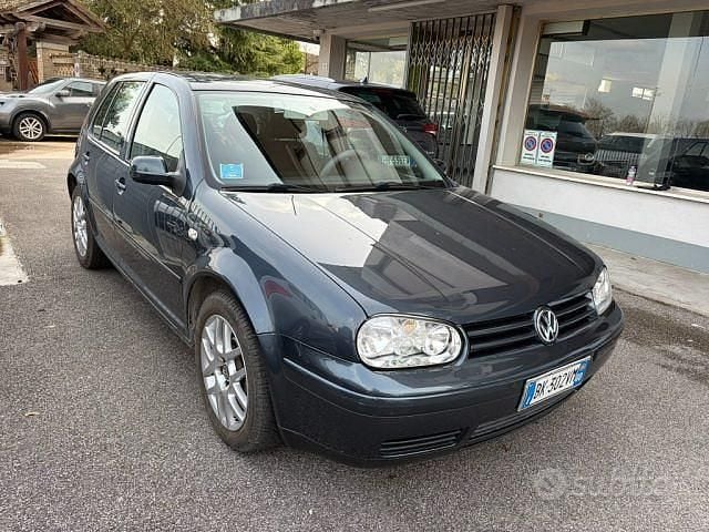 Usata VW Golf IV Highline 2000 Grigio Berlina