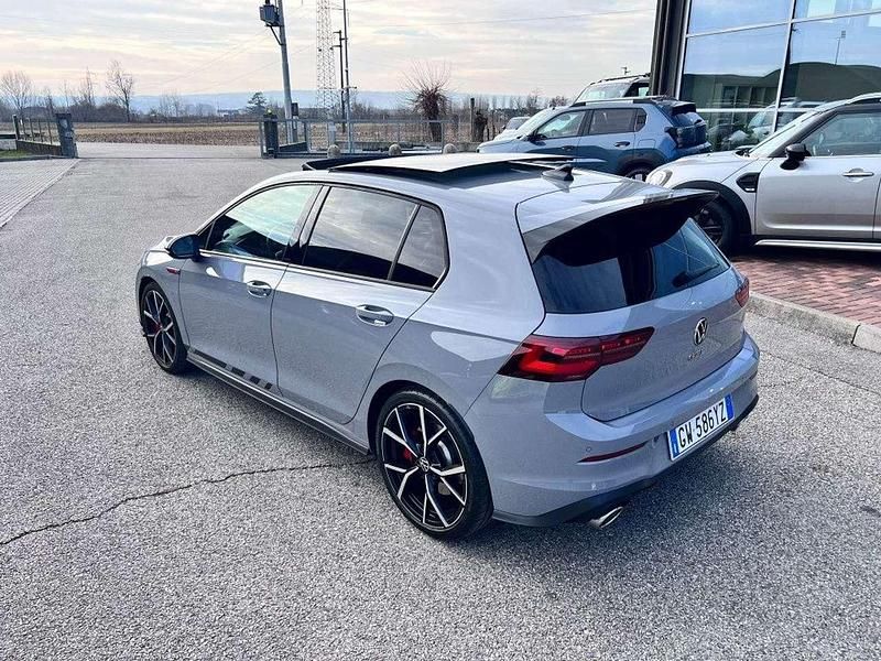 Usata VW Golf VIII GTI 300 CV (220 kW) 2023 Grigio Berlina