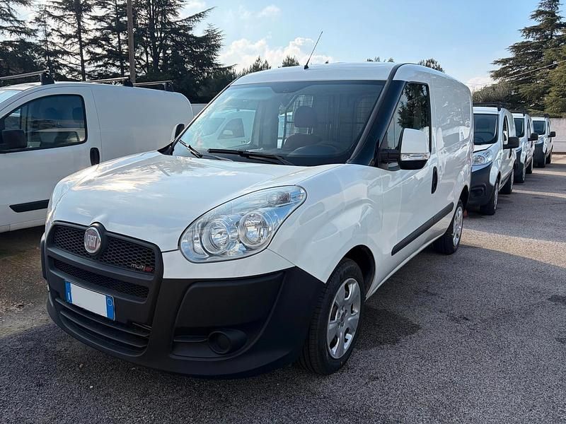 Usata Fiat Doblò 105 CV (77 kW) 2011 Bianco Monovolume