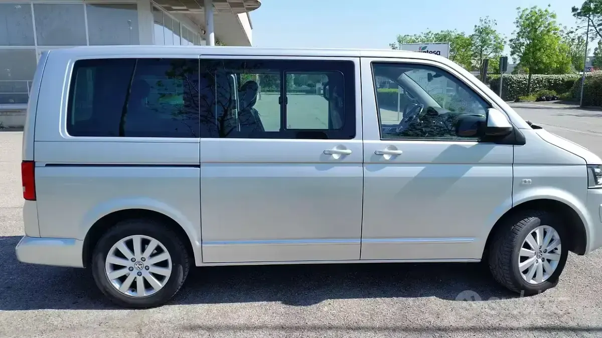 Usata VW Multivan Highline 140 CV (102 kW) 2013 Grigio Monovolume