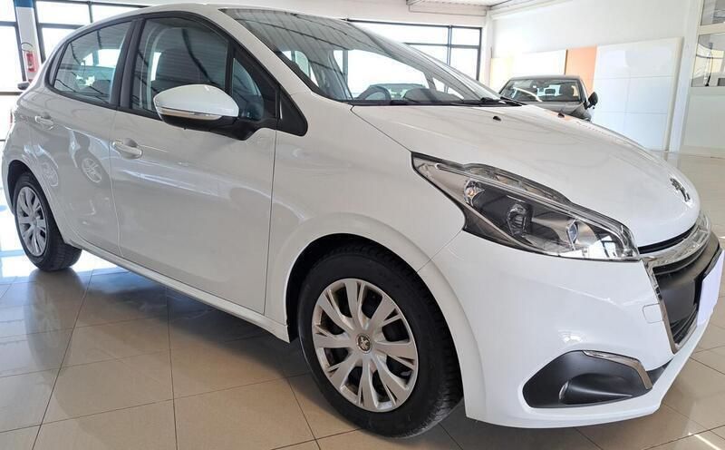 Usata Peugeot 208 Active 101 CV (74 kW) 2016 Bianco Utilitaria