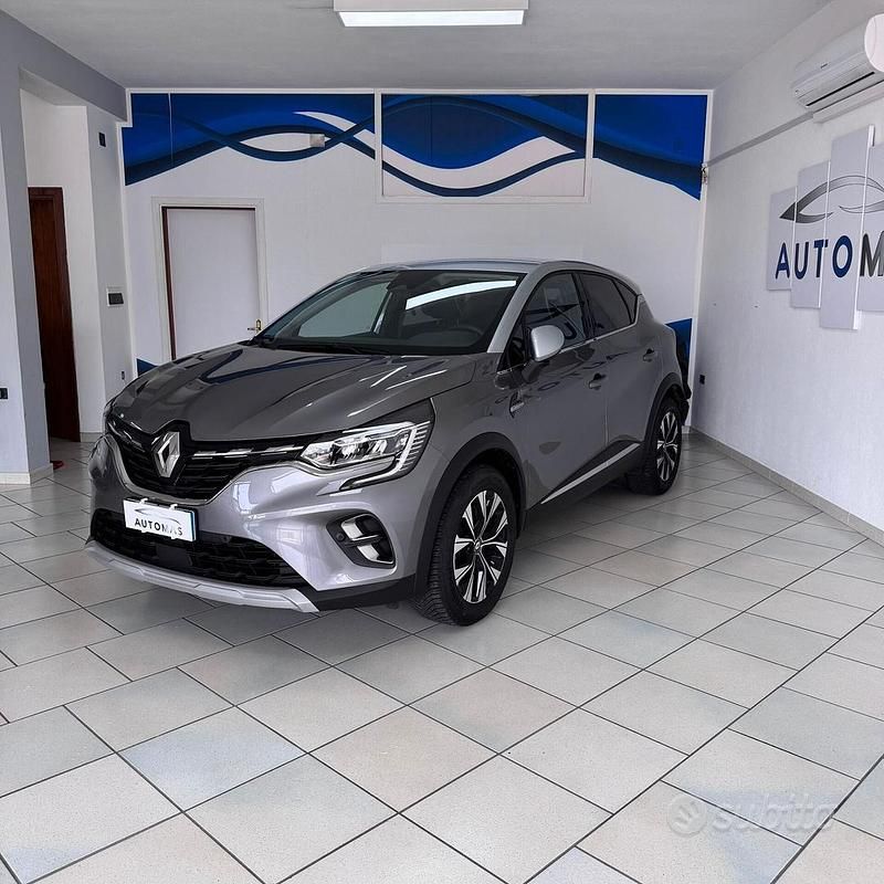 Usata Renault Captur Techno 91 CV (66 kW) 2024 Grigio SUV