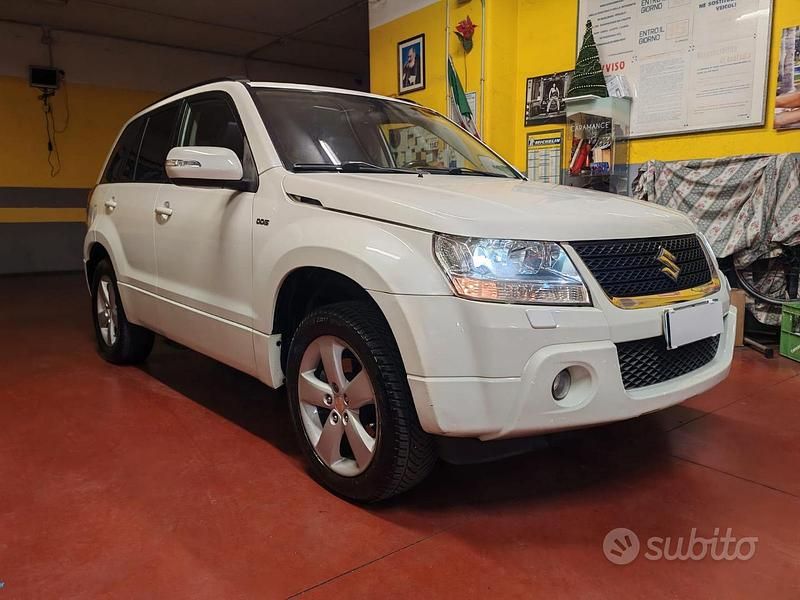 Bianco Usata 2009 Suzuki Grand Vitara Station wagon | 5500 € (Ottimo prezzo) - Immagine 1/4