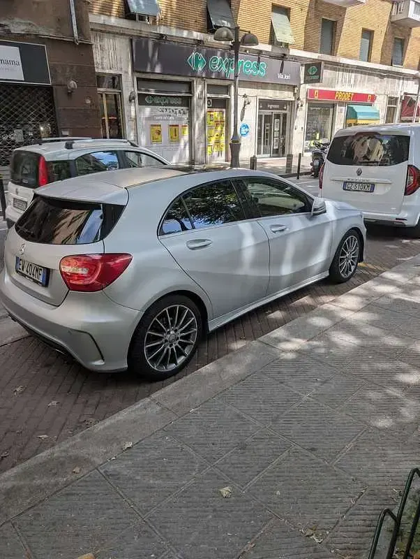 Usata Mercedes A200 Premium 136 CV (100 kW) 2014 Argento Utilitaria