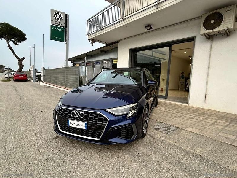 Usata Audi A3 S-Line 150 CV (110 kW) 2022 Blu navarra metallizzato Berlina