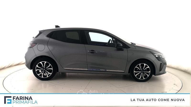 Usado Renault Clio V Techno 91 CV (66 kW) 2025 Gris Berlina